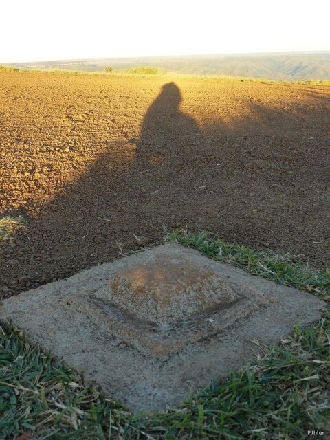 Vignette soleil, centre géodesique et mirante de la Chapada dos Guimaraes - Etat de Mato Grosso